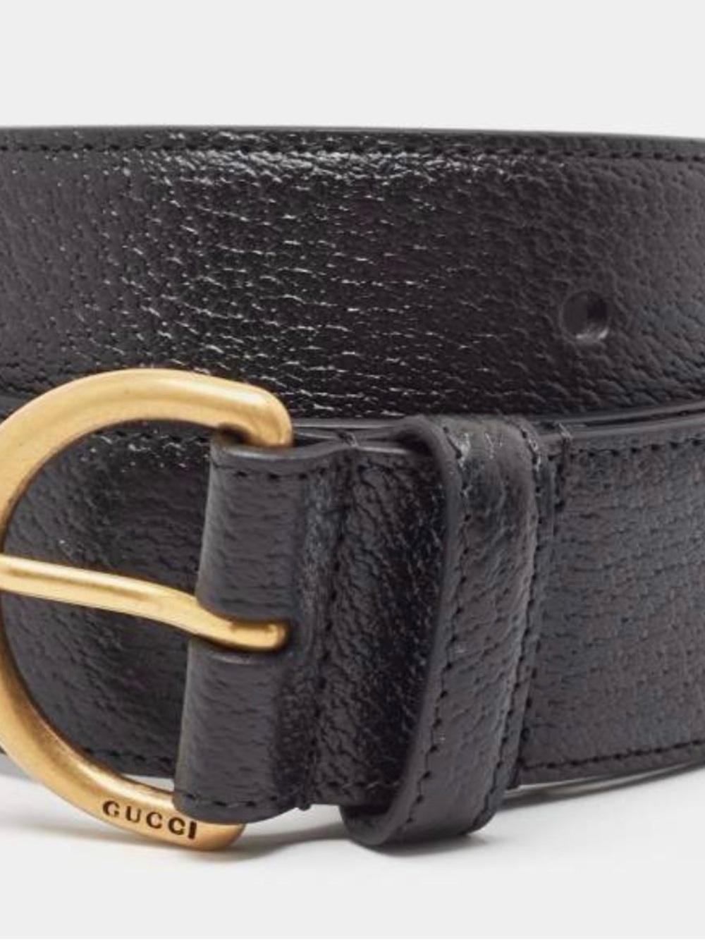 Gucci Black Leather Belt with Gold-Tone Round Buckle The buckle has signed used